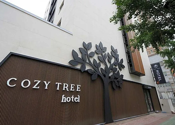 Hotel Cozy Tree 2*